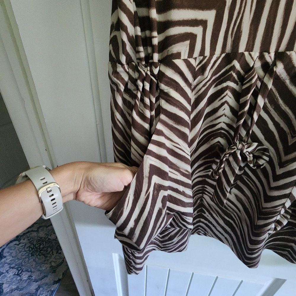 BCBGMAXAZRIA "Ayshea" Cowlneck Animal Print Blouson Tie Waist Dress Brown Sz M - Picture 4 of 9